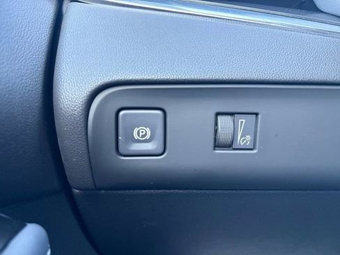 Used 2023 Buick Enclave Essence w/ Experience Buick Package AWD/4WD image 21