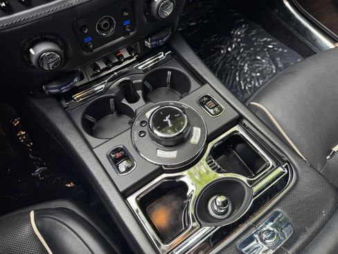 Used 2014 Rolls-Royce Wraith RWD image 32