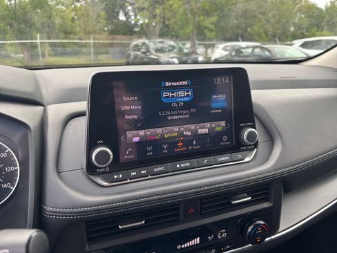 Used 2025 Nissan Rogue SV AWD/4WD image 20
