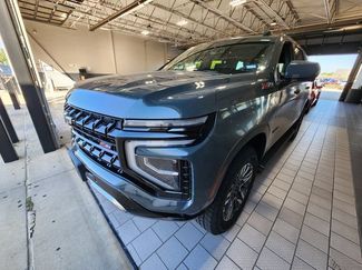 Used 2025 Chevrolet Tahoe Z71 w/ Comfort Package AWD/4WD video 3