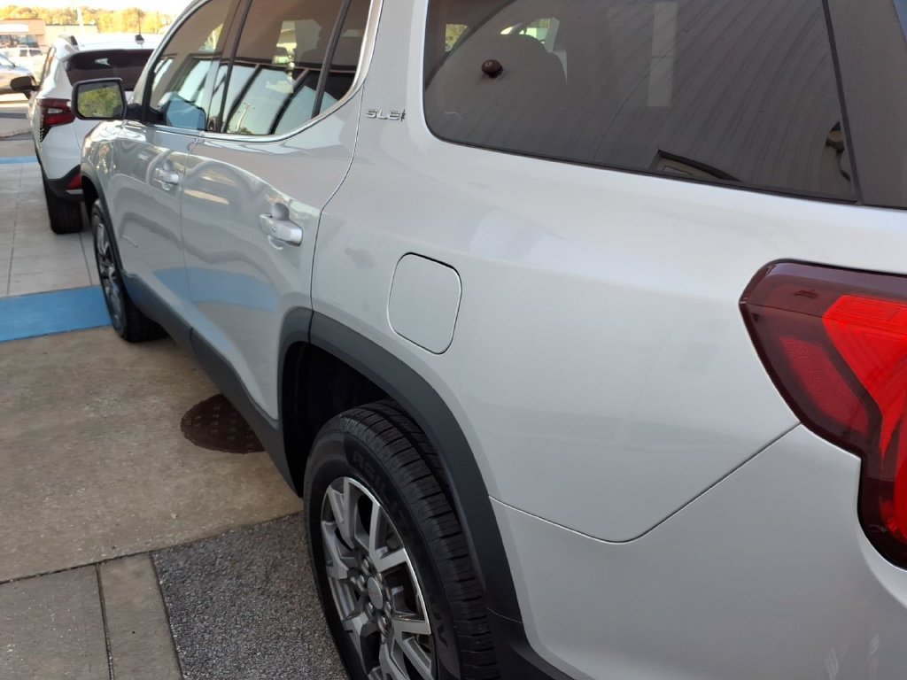 Used 2020 GMC Acadia SLE w/ Driver Convenience Package FWD image 17