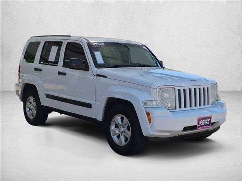 Used 2011 Jeep Liberty Sport AWD/4WD image 3