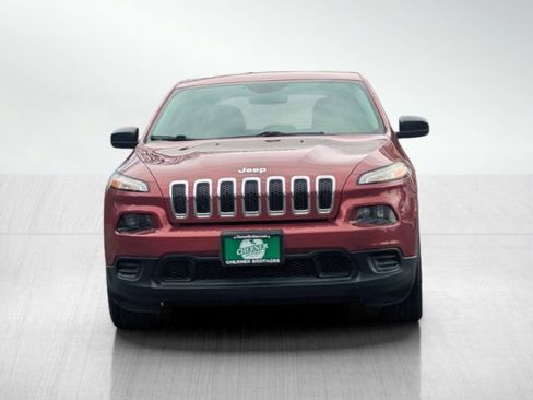 Used 2016 Jeep Cherokee Sport image 2