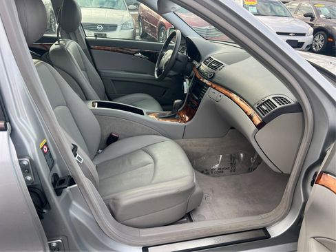 Used 2005 Mercedes-Benz E 320 4MATIC Sedan image 25