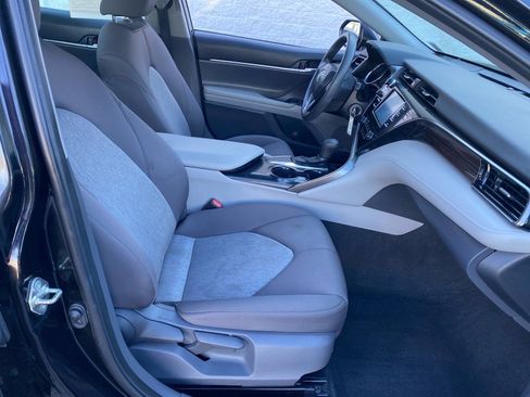 Used 2019 Toyota Camry LE image 24