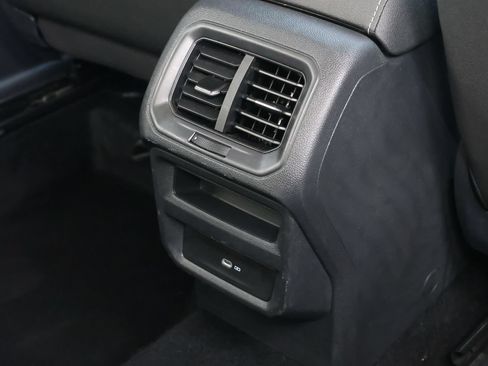 Used 2024 Volkswagen Taos SE FWD image 33