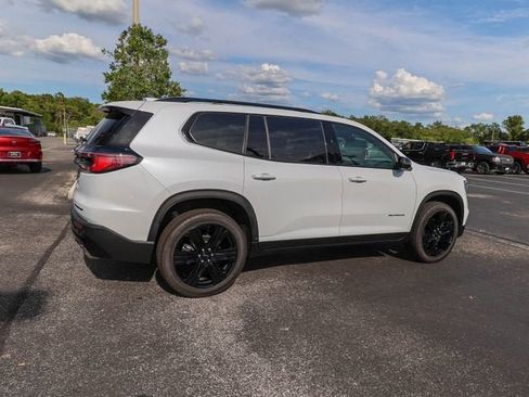 Used 2026 GMC Acadia Elevation w/ Black Edition FWD image 10