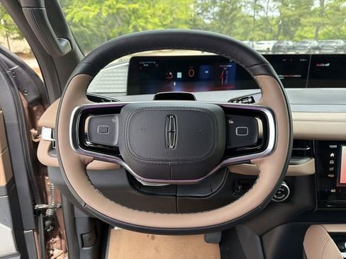New 2026 Lincoln Navigator Black Label AWD/4WD image 14