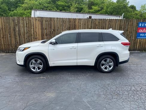 Used 2019 Toyota Highlander Limited AWD/4WD image 8