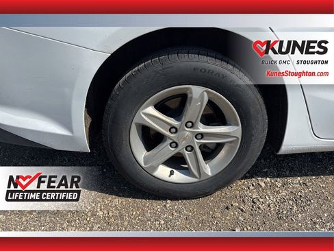 Used 2022 Chevrolet Malibu LT FWD image 13