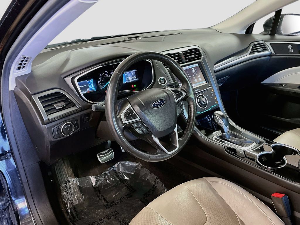 Used 2015 Ford Fusion Titanium FWD image 9