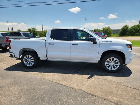 New 2025 Chevrolet Silverado 1500 Custom image 5