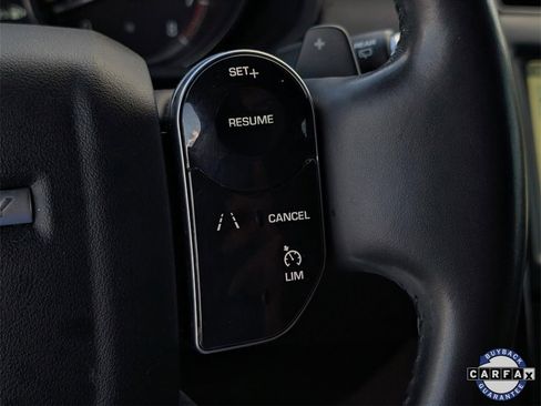 Used 2020 Land Rover Discovery SE image 13