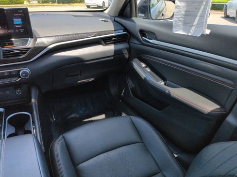 Used 2023 Nissan Altima 2.5 SR w/ SR Premium Package image 16