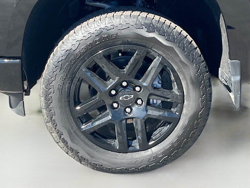 Used 2026 Chevrolet Silverado 1500 Custom Trail Boss w/ Turbomax Blackout Package AWD/4WD image 30
