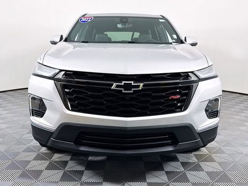 Used 2022 Chevrolet Traverse RS FWD image 2