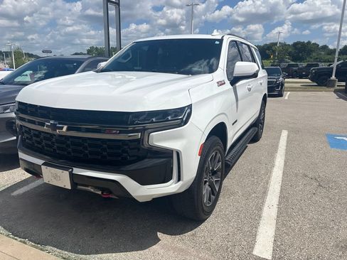 Used 2021 Chevrolet Tahoe Z71 w/ Z71 Signature Package AWD/4WD image 3
