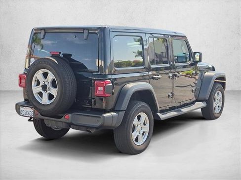 Used 2022 Jeep Wrangler Unlimited Sport w/ Sun And Sound Package AWD/4WD image 5