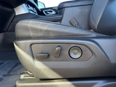 Used 2023 Chevrolet Tahoe Z71 w/ Luxury Package image 10