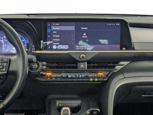 Used 2023 Toyota Crown Limited image 35