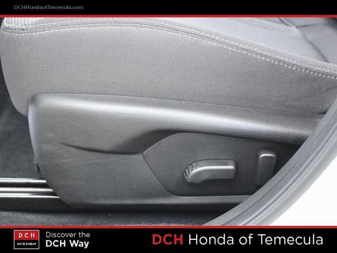 Used 2024 Subaru Crosstrek 2.0i Premium image 17