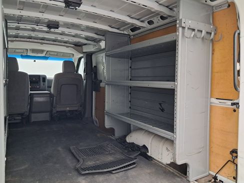 Used 2015 Nissan NV 2500 SV image 11