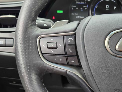 Used 2024 Lexus ES 300h F Sport image 21