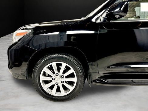 Used 2011 Lexus LX 570 4WD w/ Luxury Pkg image 43