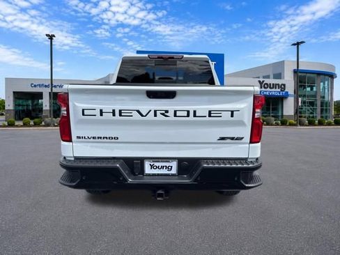 Used 2023 Chevrolet Silverado 1500 ZR2 w/ Technology Package AWD/4WD image 6
