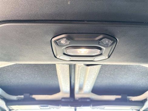 Used 2018 Jeep Wrangler Unlimited Sport S image 13