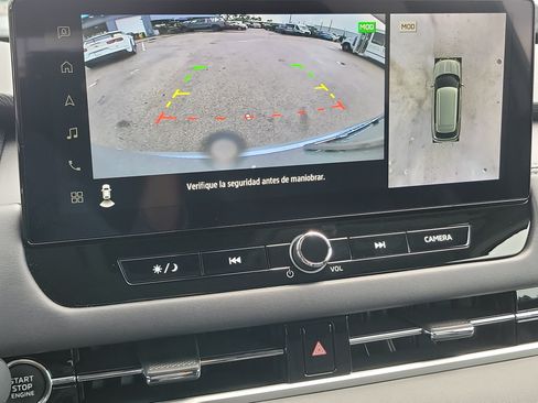 Used 2025 Mitsubishi Outlander SE FWD image 11