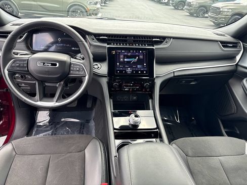 Used 2023 Jeep Grand Cherokee L Laredo AWD/4WD image 15