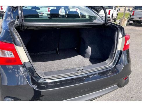 Used 2016 Nissan Sentra SR FWD image 11