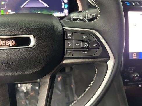 Used 2024 Jeep Grand Cherokee Limited 4xe image 18