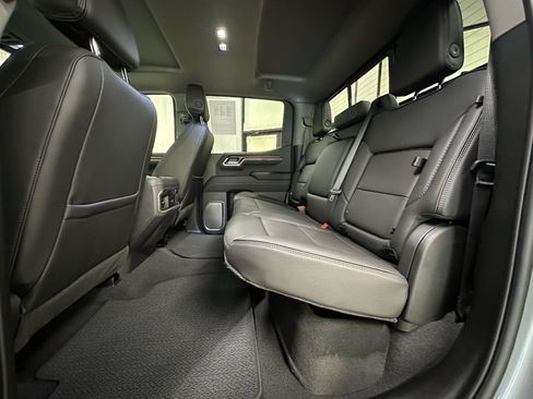Certified 2026 GMC Sierra 1500 Denali w/ Denali Reserve Package AWD/4WD image 11