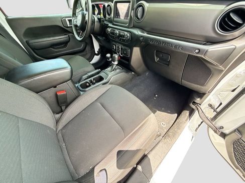 Used 2023 Jeep Wrangler Unlimited AWD/4WD image 33