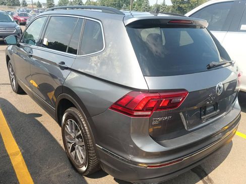 Used 2020 Volkswagen Tiguan SE AWD/4WD image 2