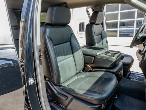 Used 2022 Chevrolet Silverado 2500 LT w/ Midnight Edition image 29