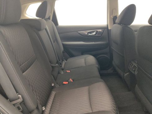 Used 2017 Nissan Rogue S FWD image 19