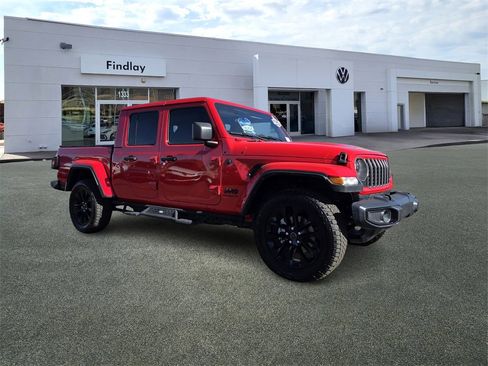 Used 2025 Jeep Gladiator Sport image 2