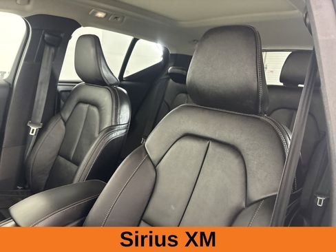 Used 2024 Volvo XC40 B5 Ultimate w/ Protection Package Premier image 11