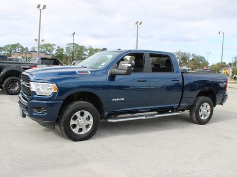 Used 2024 RAM 2500 Big Horn w/ Sport Appearance Package image 5