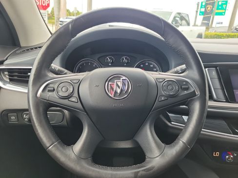 Used 2021 Buick Enclave Essence FWD image 19