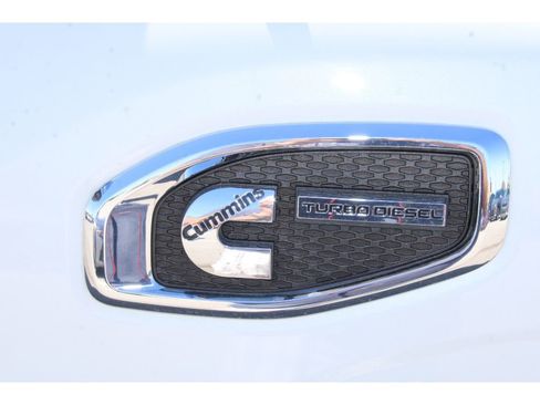 Used 2018 Nissan Titan SL w/ Chrome Package AWD/4WD image 7