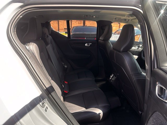 Used 2024 Volvo XC40 B5 Plus w/ Protection Package Premier AWD/4WD image 17