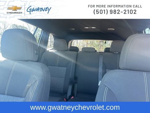 Used 2025 GMC Acadia Elevation image 27