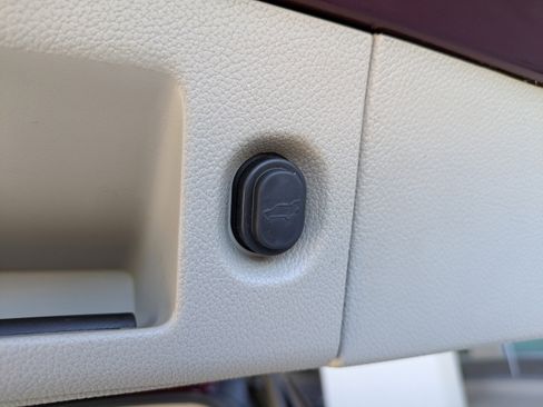 Used 2016 GMC Yukon Denali w/ Open Road Package image 19