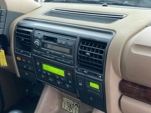 Used 2001 Land Rover Discovery SE image 13