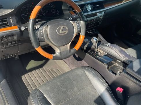 Used 2013 Lexus ES 300h w/ Luxury Pkg FWD image 28