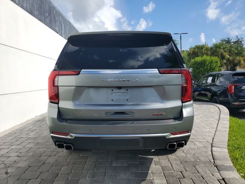 Used 2025 GMC Yukon XL Denali AWD/4WD image 5